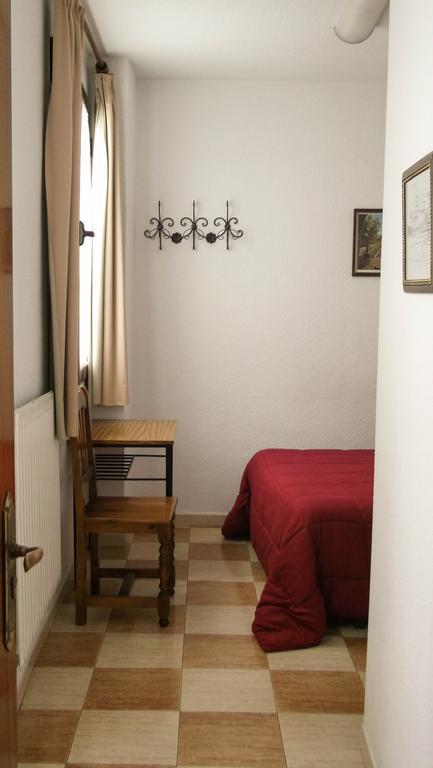 Pension Ciudad Navarro Ramos กรานาดา ห้อง รูปภาพ