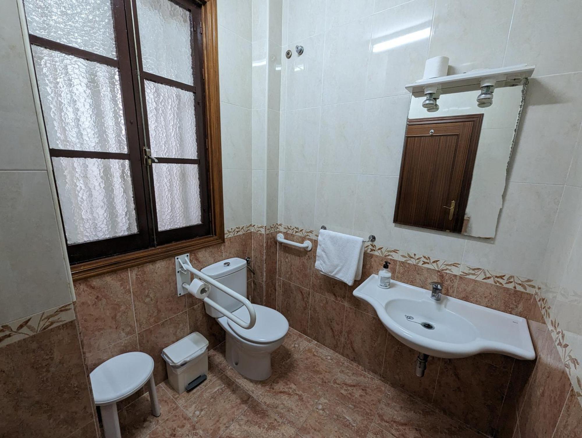 Pension Ciudad Navarro Ramos กรานาดา ภายนอก รูปภาพ